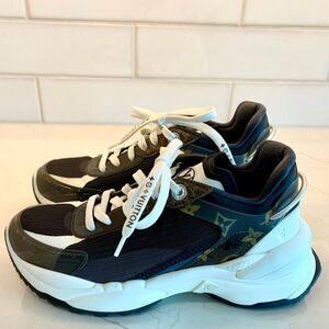 LOUIS VUITTON Run 55 Sneaker Black White Women’s Size 37.5 (7.5)